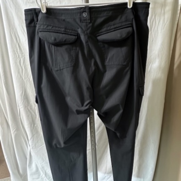 Kuhl FreeFlex Roll Up Outdoor Trail Pants Women's 20W Short Color Dk Gray (126A) - Picture 3 of 8